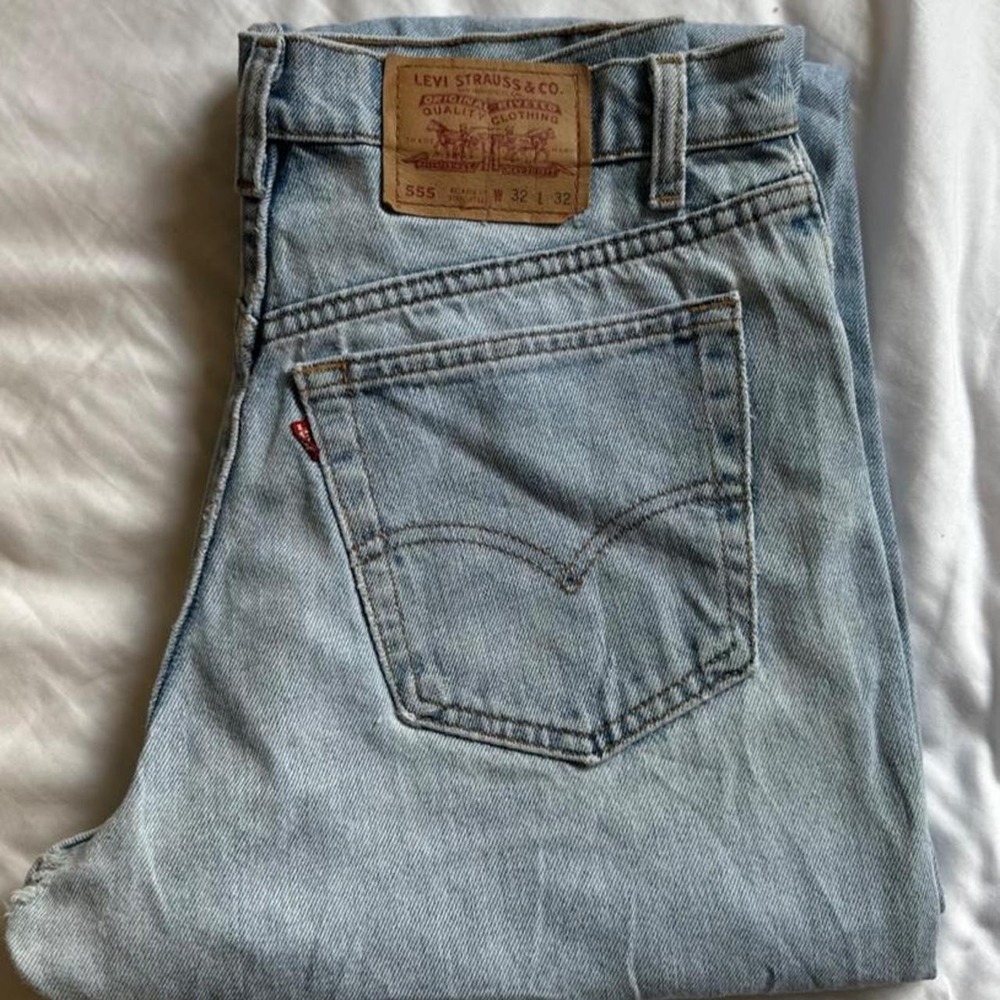 Vtg 90s Levi's 555 Relaxed Straight Leg Jeans Made in USA Light Wash 32x32